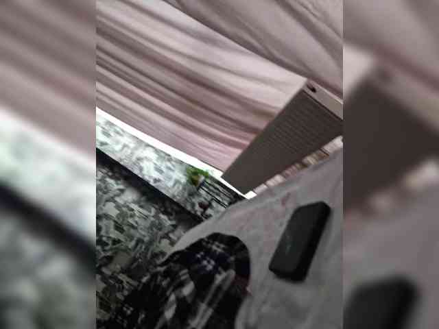 Kira183 webcam