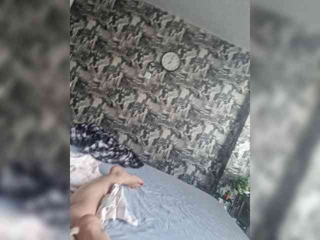 Kira183 webcam