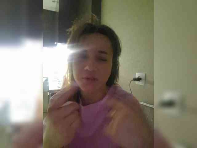 Kira183 webcam