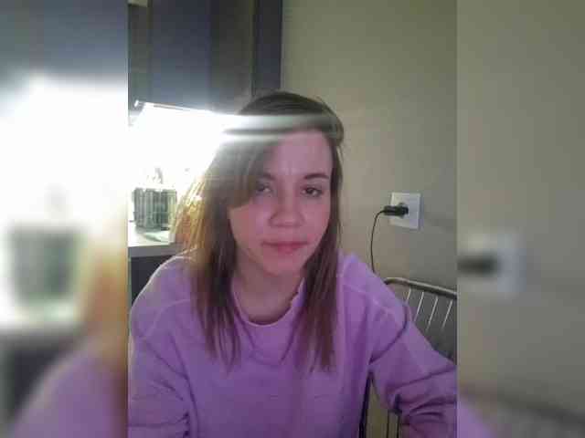 Kira183 webcam