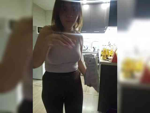 Kira183 webcam