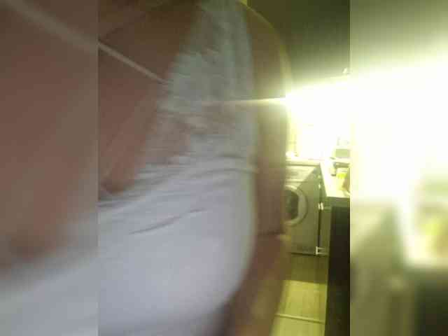 Kira183 webcam