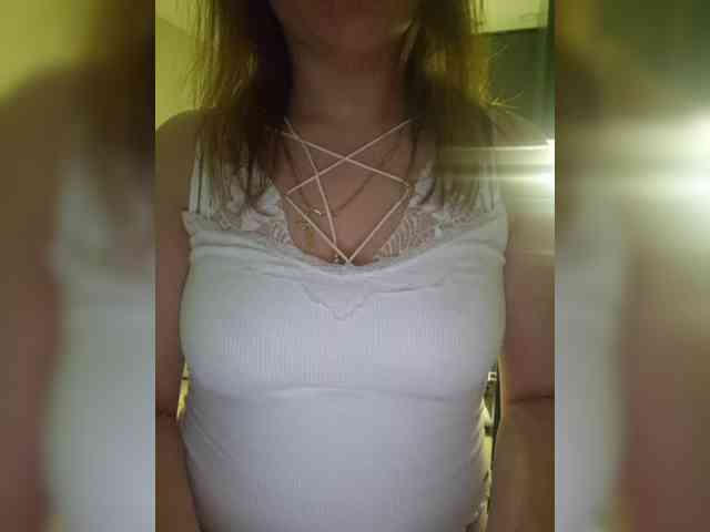 Kira183 webcam