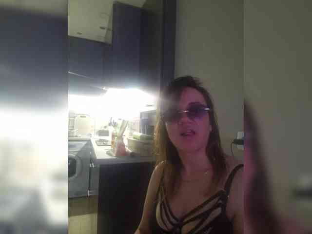 Kira183 webcam