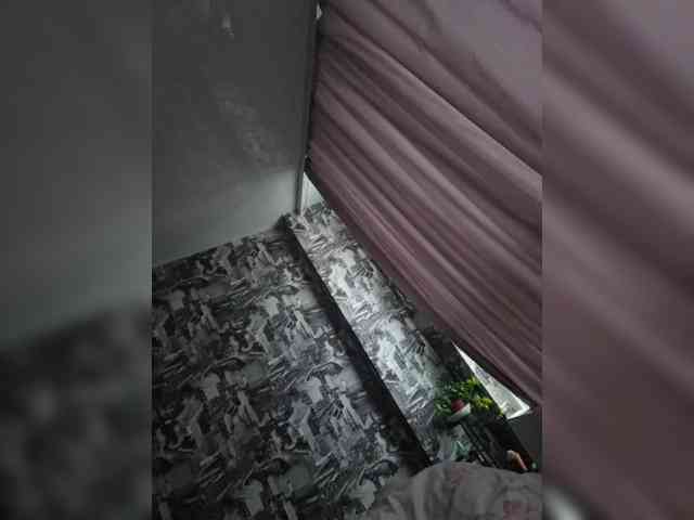 Kira183 webcam