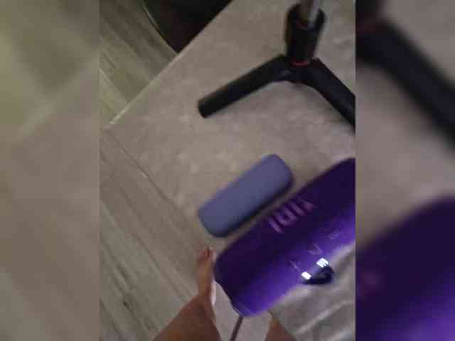 Kira183 webcam