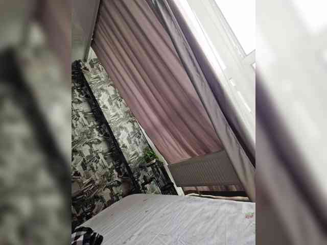 Kira183 webcam