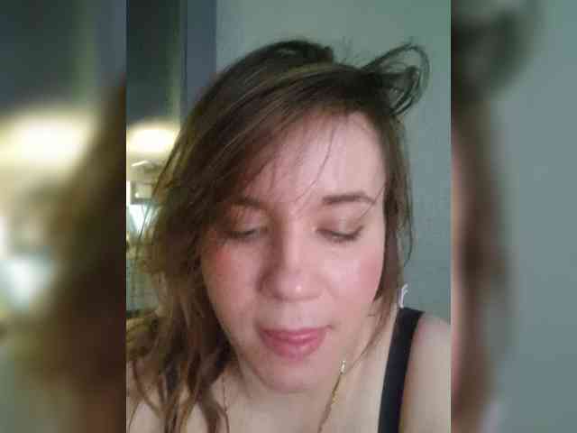 Kira183 webcam