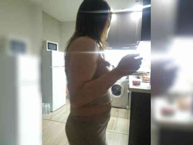 Kira183 webcam