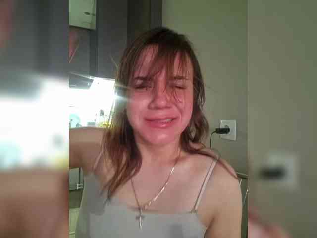 Kira183 webcam