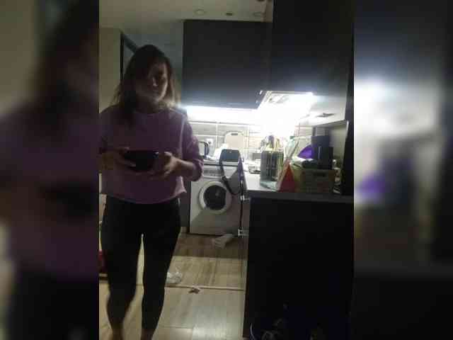 Kira183 webcam