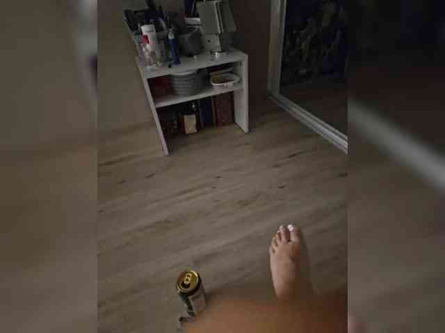 Kira183 webcam