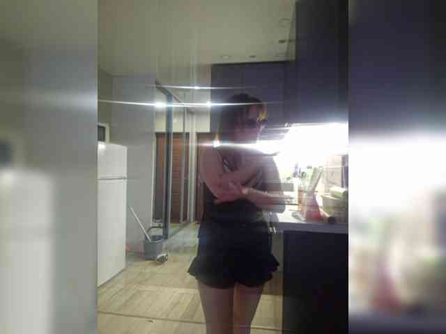 Kira183 webcam
