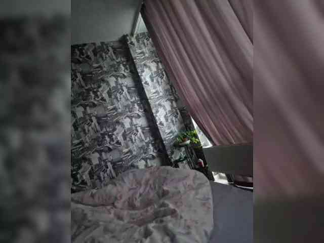 Kira183 webcam