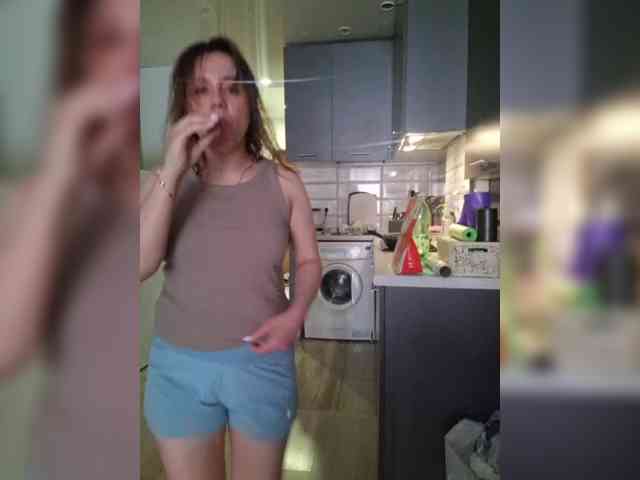 Kira183 webcam
