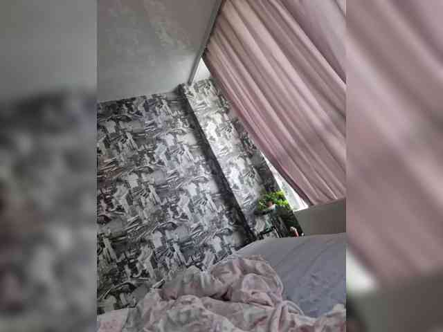 Kira183 webcam