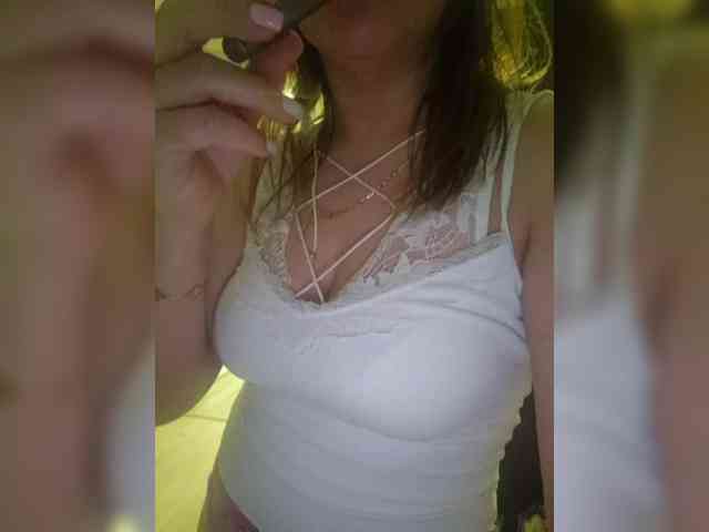 Kira183 webcam