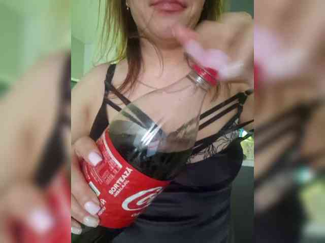 Kira183 webcam