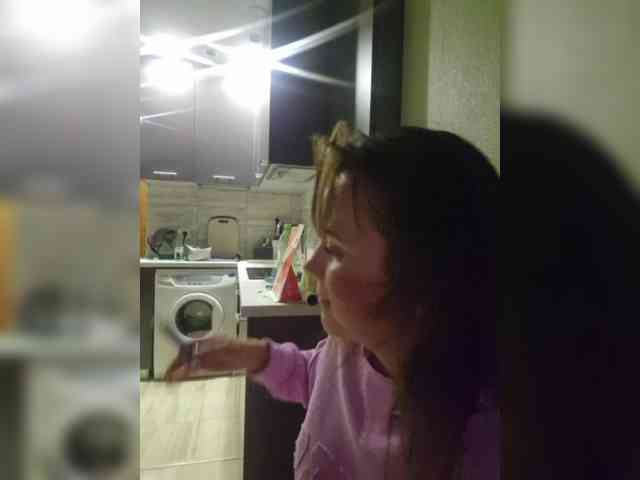 Kira183 webcam