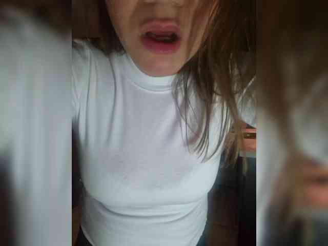Kira183 webcam
