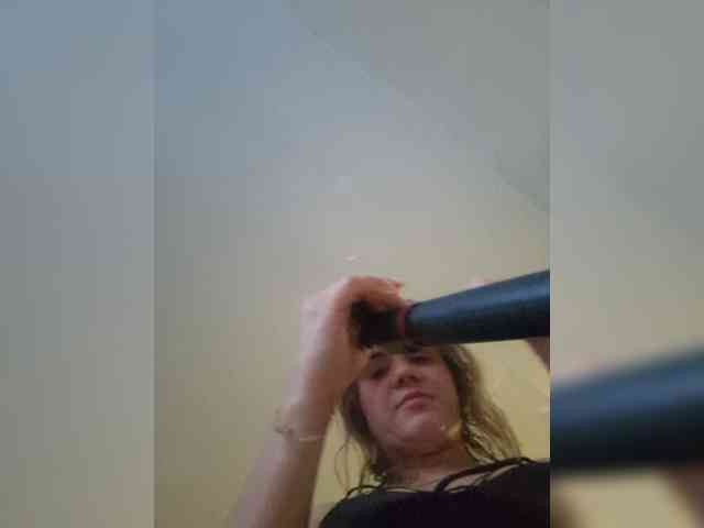 Kira183 webcam