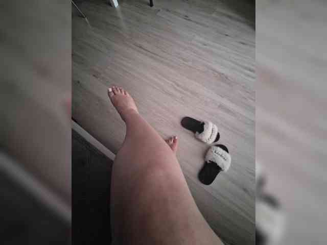 Kira183 webcam