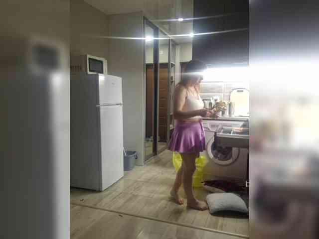 Kira183 webcam