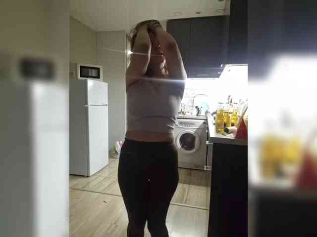 Kira183 webcam