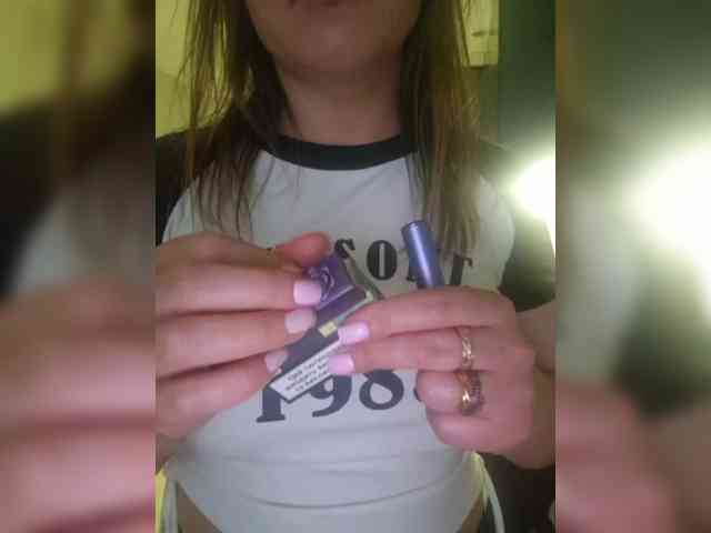 Kira183 webcam