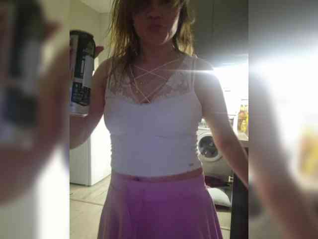 Kira183 webcam