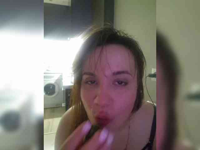 Kira183 webcam
