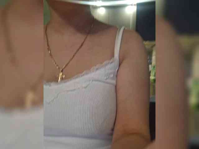 Kira183 webcam