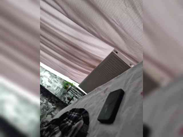 Kira183 webcam