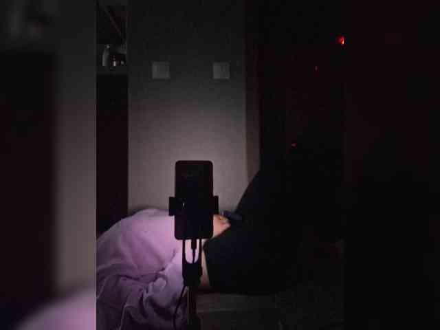 Kira183 webcam