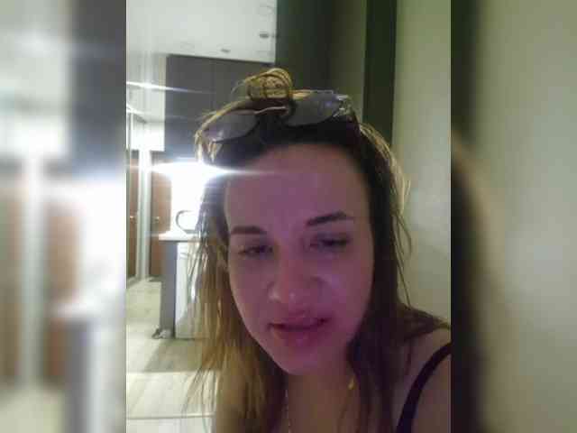 Kira183 webcam