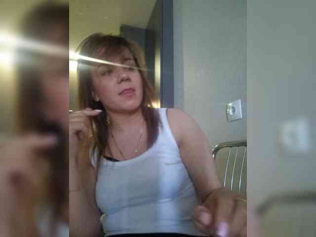 Kira183 webcam