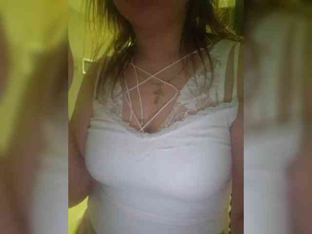 Kira183 webcam