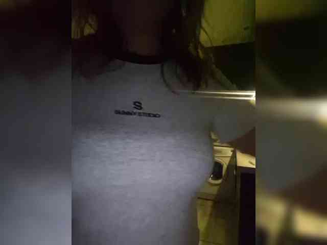 Kira183 webcam