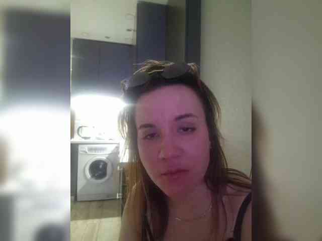 Kira183 webcam