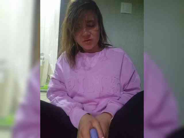Kira183 webcam