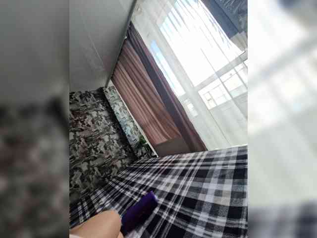 Kira183 webcam