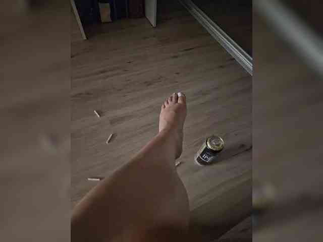 Kira183 webcam