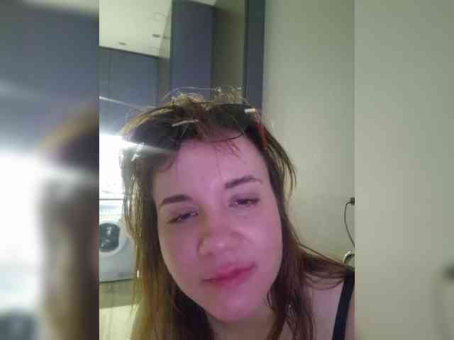 Kira183 webcam