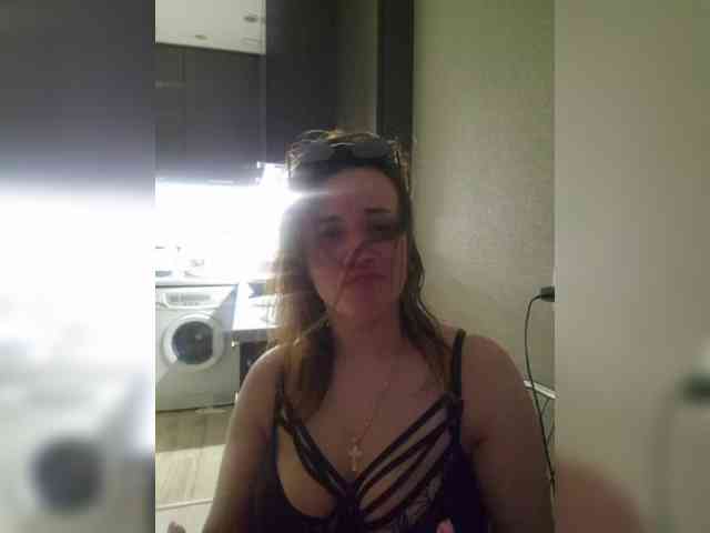 Kira183 webcam