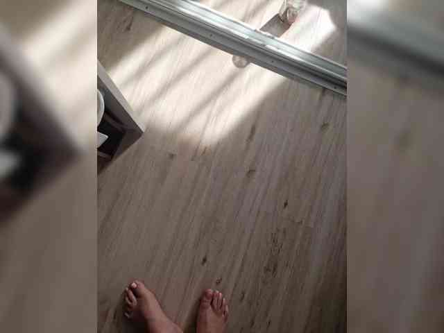 Kira183 webcam