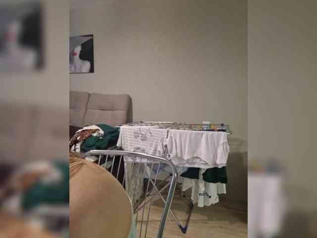 Kira183 webcam