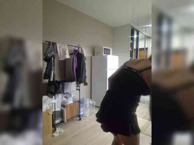 Kira183 webcam