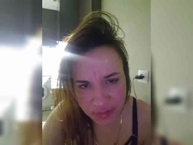Kira183 webcam