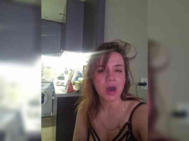 Kira183 webcam