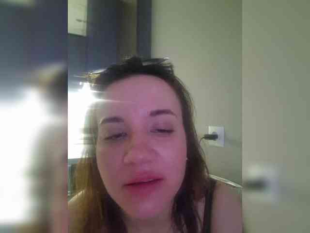 Kira183 webcam
